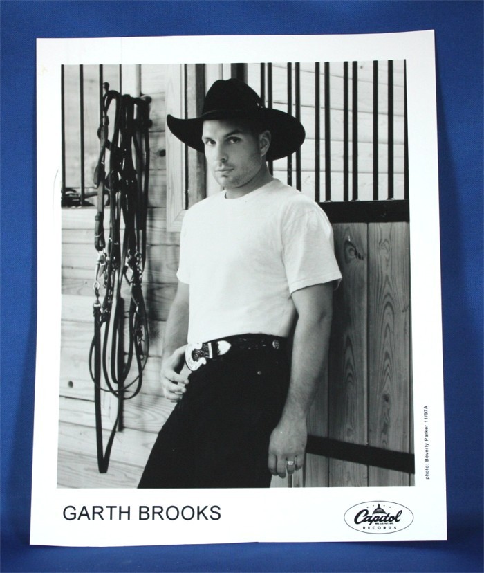 Garth Brooks - 8x10 black & white photograph in horse barn