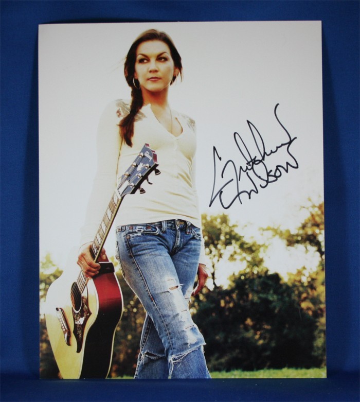 FFF Charities - Gretchen Wilson - autographed 8x10 color photograph #1
