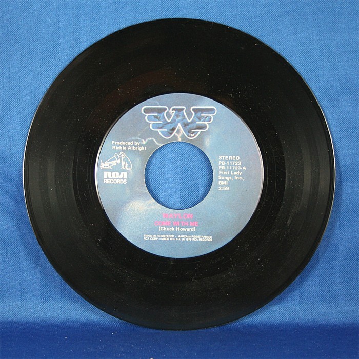 Waylon Jennings - 45 LP "Waylon and The Waylors Mes'kin" &  "Come With Me"
