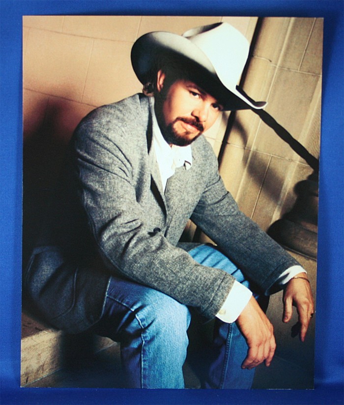 Toby Keith - 8x10 color photograph sitting on cement