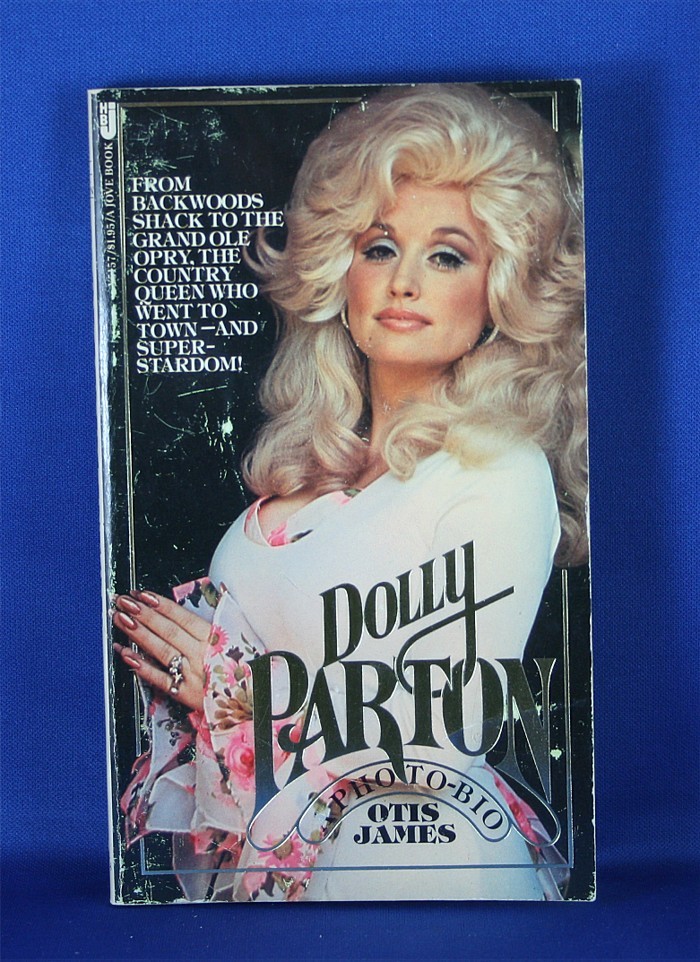 Dolly Parton - book "Dolly Parton A Photo-Bio" by Otis James