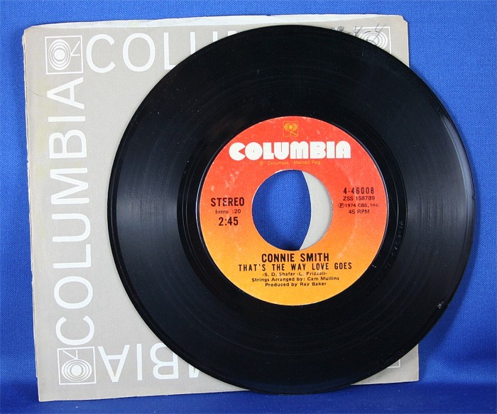 Connie Smith - 45 LP "That's The Way Love Goes" & "Dallas"