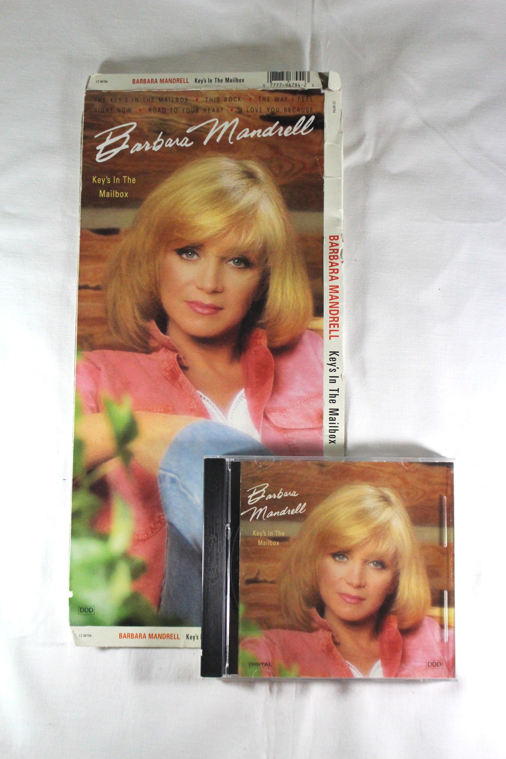 Barbara Mandrell - collector’s box with CD “Key’s In The Mailbox” 
