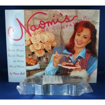 Naomi Judd - book "Naomi's Home Companion" with 3 piece cookie cutter set